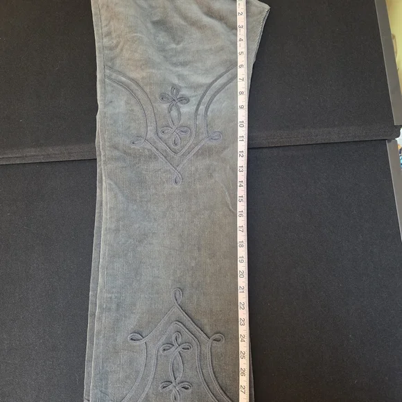 Oscar de la Renta Gray Straight Leg Pants with Embroidery - Picture 9 of 12